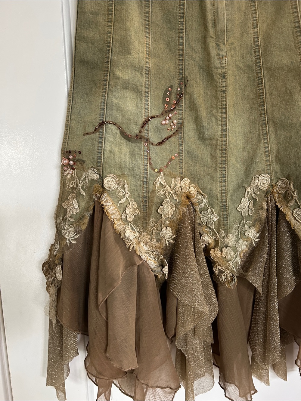 Women's Olive Green High-Low Layered Ruffle Skirt with Lace Trim - Picture 8 of 10